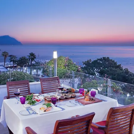 Nirvana Mediterranean Excellence منتجع